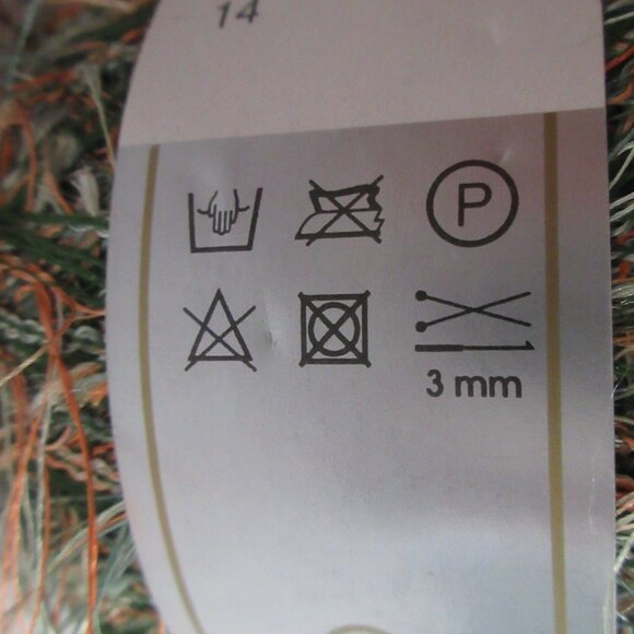 FLUTTER Yarn Eyelash #42 Purple & #14 Green 20g 75 yards * Made in Italy NEW - Picture 8 of 13